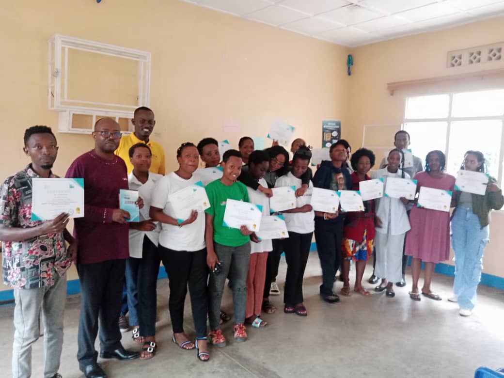 RusineAlexis's tweet photo. 19 young people receive their certificates after attending  “NAWE HANGA AGASHYA/Creativity&amp;Innovation training (Introductory level). The training was organized in collaboration with @YegoKimisagara  YOUTH  CENTER. A contribution to youth employment in Rwanda, NST2 and SDGs. https://t.co/Tx8UwpQI0t