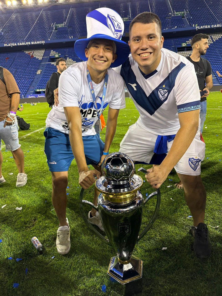 SOMOS CAMPEONES 💙🤍