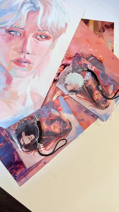 COOL NEWS!! rts appreciated~Since Christmas is super close I'm offering a 15% discount on keychains, phone charms, pins and bookmarks as I have them at home and can ship the next day Add code XMAS15 at checkout! Ends on the 19th! 