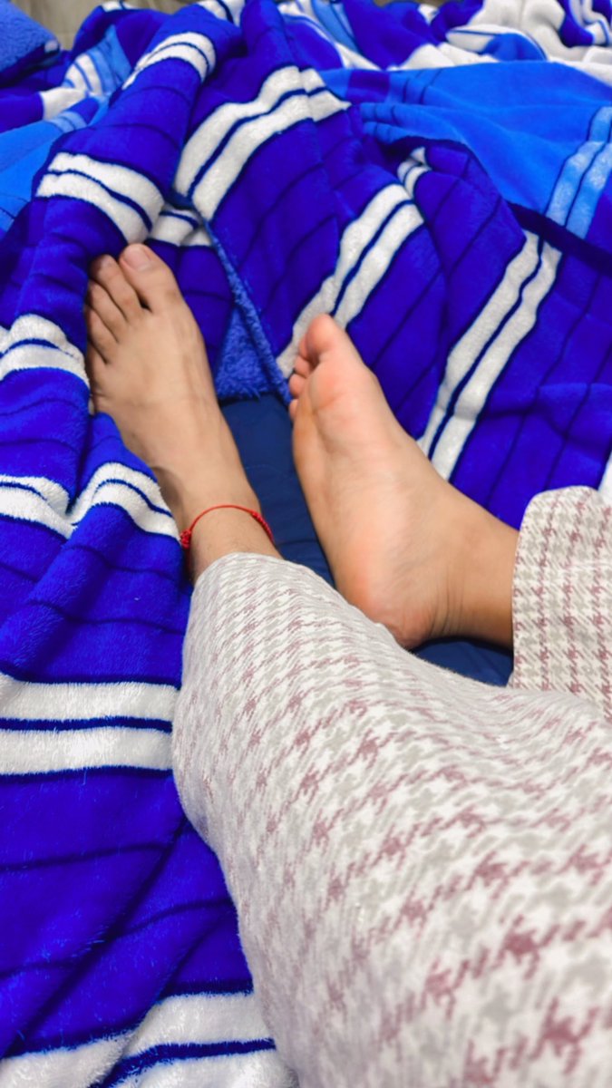 educarranco_'s tweet photo. Necesito un masajito en mis piecitos 👣 https://t.co/Vz2ninKp7E