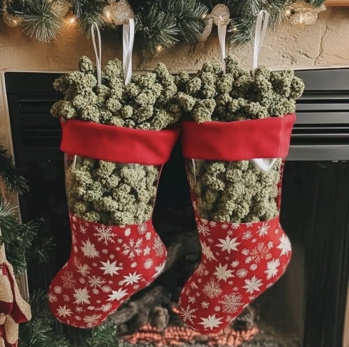 imperialthc's tweet photo. THE BEST STOCKING STUFFERS 😮‍💨 #Nugplug #NUG https://t.co/mD02CbXSze