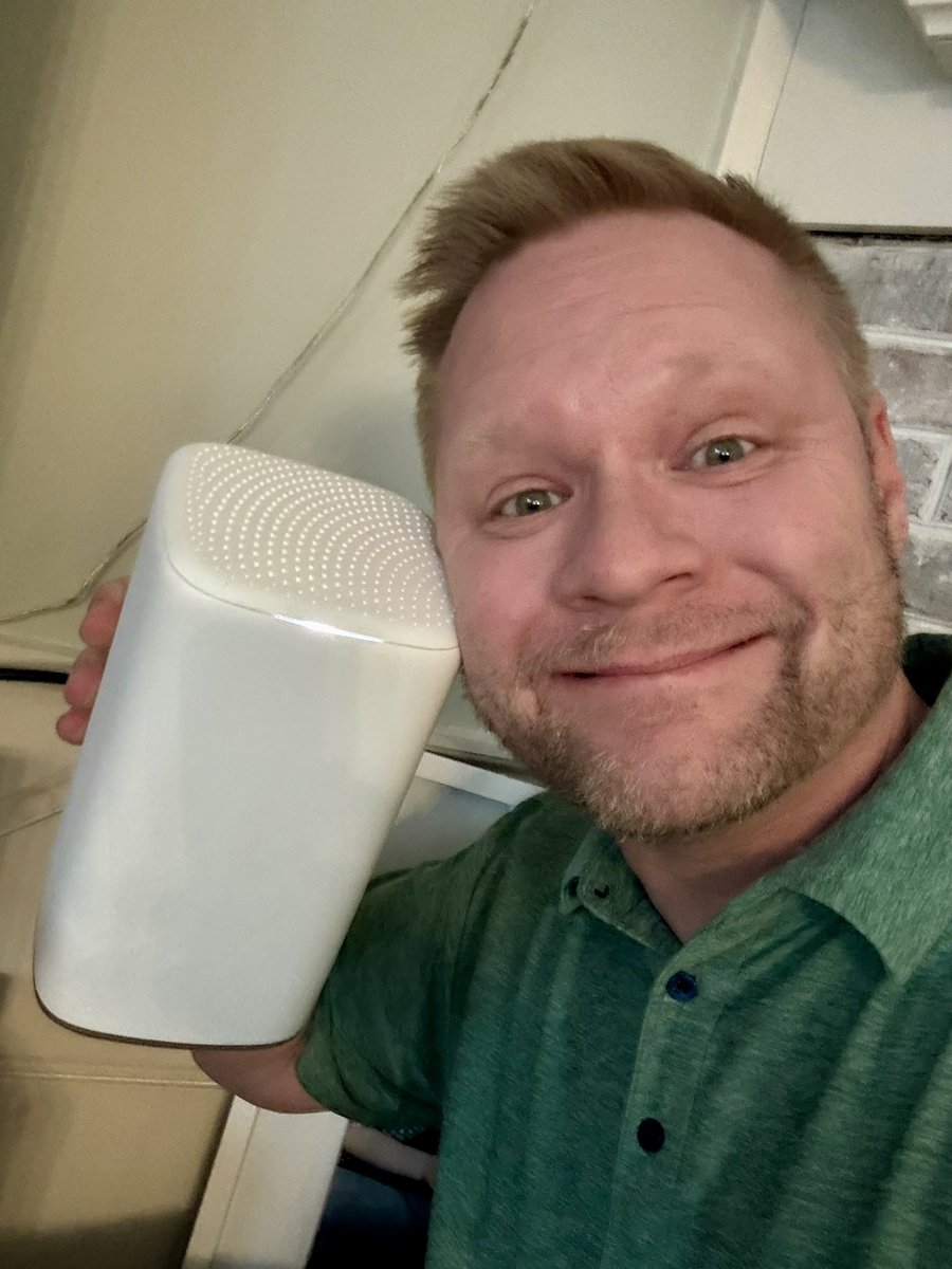 #ad #Xfinity Have you hugged your router lately? With Wall-to-Wall WIFI <a href="/Xfinity/">Xfinity</a> keeps my family connected, streaming, e-learning, and online when it matters most. Have you benchmarked your plan lately? #ad
