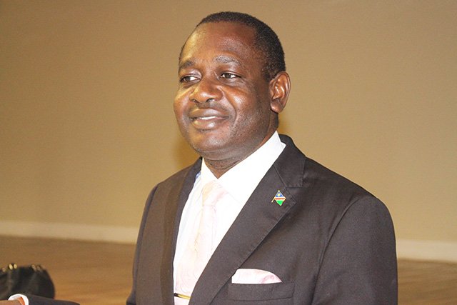 BrunoRguezP's tweet photo. Me reuní con Peya Mushelenga, Canciller de #Namibia, a quien reiteré voluntad de continuar profundizando los históricos vínculos de hermandad entre nuestros pueblos y gobiernos.

Agradecí muestras de solidaridad y cariño de la hermana nación africana con #Cuba. https://t.co/UGJgzUD7BA