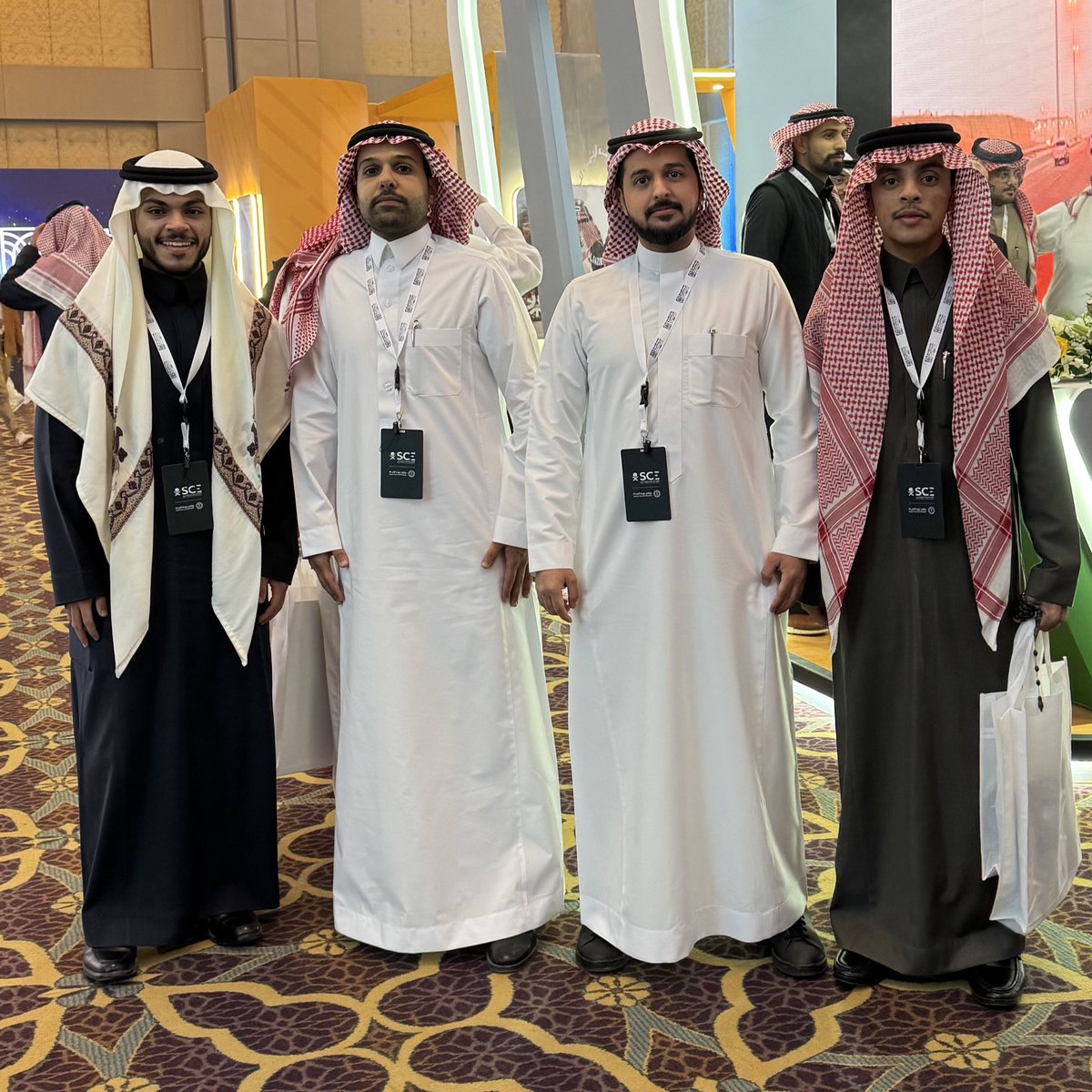 صورة تجمعني برئيس قسم الهندسة الكهربائية بجامعة الامام الدكتور / عبد الرحمن الشعباني ووكيل كلية الهندسة بجامعة الامام الدكتور / وليد الفريدي والأخ المهندس/ عبد الرحمن العتيبي في منتدى الهندسة وجودة الحياة .