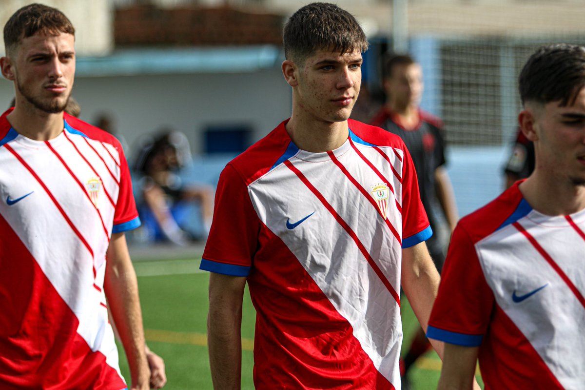 AlgecirasCF's tweet image. ℹ️𝐑𝐞𝐬𝐮𝐥𝐭𝐚𝐝𝐨𝐬 𝐝𝐞 𝐧𝐮𝐞𝐬𝐭𝐫𝐚 𝐜𝐚𝐧𝐭𝐞𝐫𝐚. 

Senior B -AD Taraguilla 2-3
División de Honor Cadete –Granada CF 0-4
CD Vejer Balompie –Juvenil B 0-3
Juvenil A-CD Sporting Chiclana 5-1
Infantil A–San Roque Balompié 0-1
Ciudad de Cadiz-Cadete B 2-2

#FormandoEstrellas