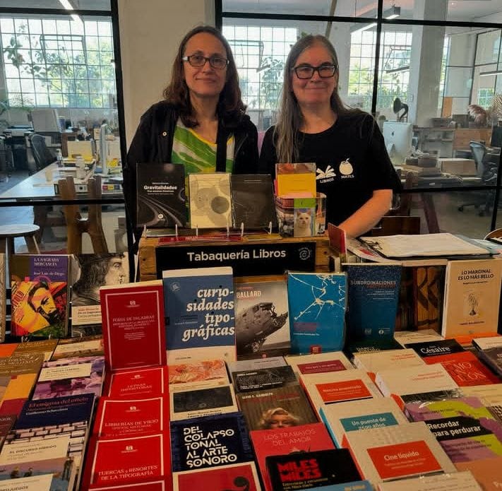 ¡Qué bien lo pasamos en <a href="/lagunamx/">Bengt</a> y <a href="/laotraferiamx/">La Otra Feria</a>! Gracias por invitarnos y por hacernos reír otro año más. Hasta el 2025 y felicidades a todes.