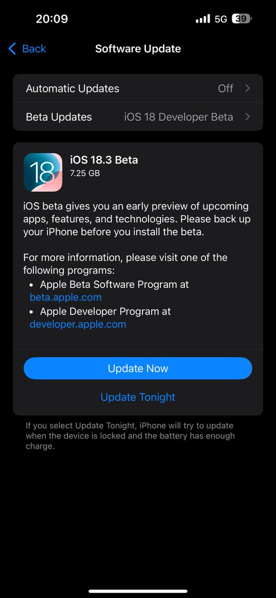 iSWUpdates's tweet photo. iOS 18.3 Developer Beta 1 (22D5034e) has been released. #iOS183 #iOS183Beta1 https://t.co/XSijC9zWve