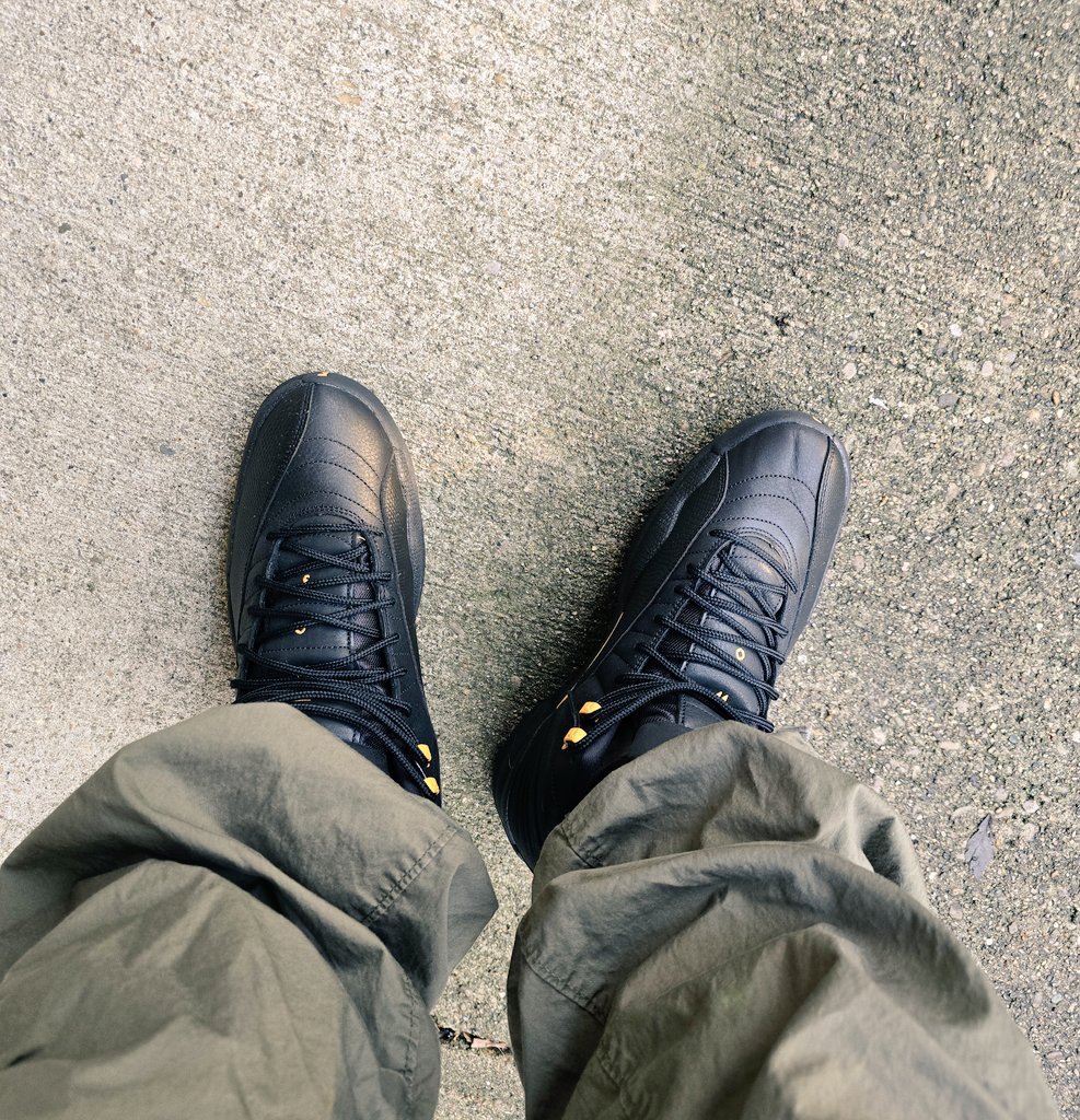 SneakergodsO's tweet photo. Pulled out the #12s are meant for the fall season. W/ some olive or camo cargo pants, it's a perfect combo. #Sneakergods #Sneakerhead #kotd #retro12s #sneakerculture #kickstagram https://t.co/QI4mY2yL77