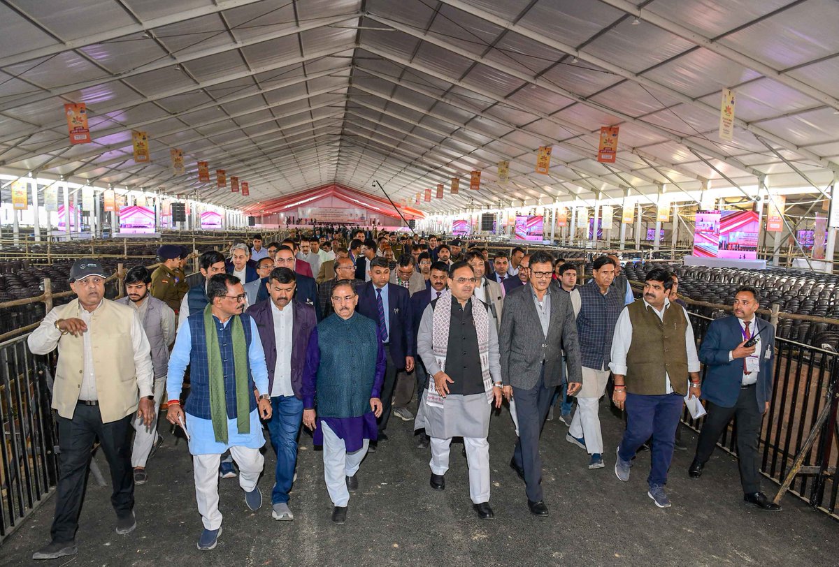 RajCMO's tweet photo. मुख्यमंत्री श्री भजनलाल शर्मा ने जयपुर के सांगानेर स्थित दादिया ग्राम में 17 दिसंबर को राज्य सरकार की प्रथम वर्षगांठ पर, आयोजित होने वाले मुख्य कार्यक्रम की तैयारियों का जायजा लिया और अधिकारियों को आवश्यक दिशा-निर्देश दिए। इस राज्य स्तरीय मुख्य कार्यक्रम के मुख्य अतिथि प्रधानमंत्री श्री नरेंद्र मोद�� होंगे। 
#RajCMO 
#CMORajasthan
#एक_वर्ष_परिणाम_उत्कर्ष
#आपणो_अग्रणी_राजस्थान