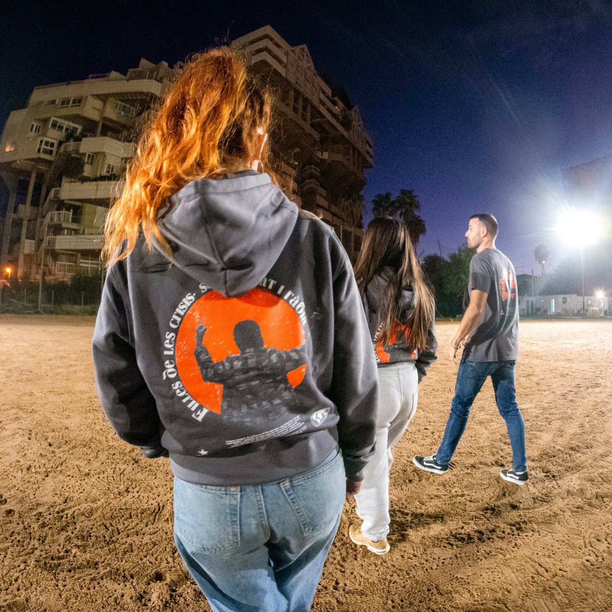 🔥 Filles de les crisis
Solidaritat i ràbia 🔥

Nou disseny en dessuadora i samarreta, ja disponible en botiga i web.

👇🏼👇🏼
partisano.cat/ca/p/dessuador…