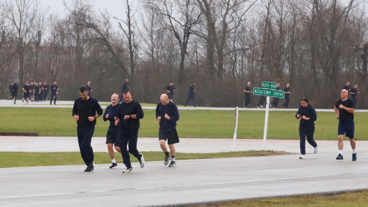 IndianaLawEnfo1's tweet photo. Basic Class 235 arrived this morning for their entry-assessment!🏃🏾‍♀️🏃🏾‍♂️ They endured cold rain during both the 300 meter&amp; 1.5 mile run. 🌧  They'll be back in January to begin training. 📷: Monday, Dec. 16, 2024 Temp 56, real feel 52. #ILEABasicClass235 #December #PlainfieldIN https://t.co/nabSyPuosN