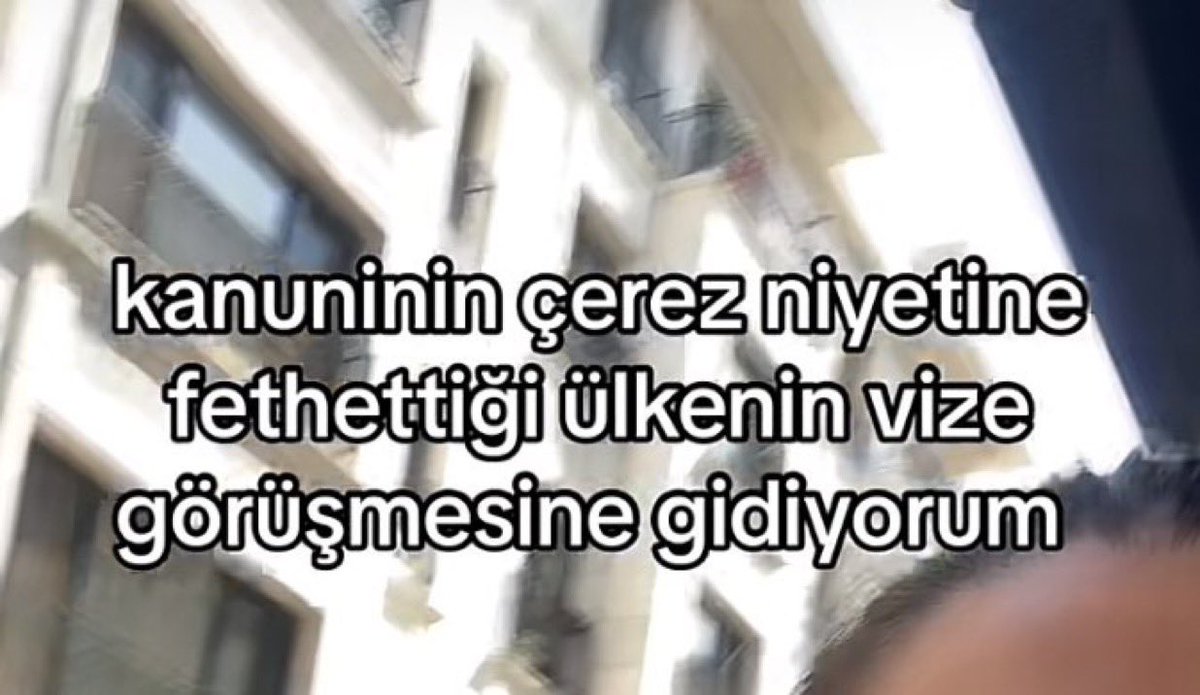 Solar Return Haritada Yurt Dışı Göstergeleri; 

1.) Yükselen Yay
2.) 9. Evin Yükselmesi
3.) Ay Yay
4.) Natal Haritada 9. Evden Satürn yada Jüpiter Transiti almak 
5.) 9. Evde gerçekleşen tutulmalar 
6.) 9. Evde Güneş, Ay, Jüpiter veya Venüs 
7.) 12. Evde Güneş, Ay yada Jüpiter