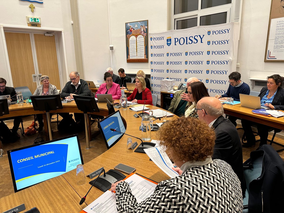 villepoissy's tweet photo. #CMPoissy Début de la séance du conseil municipal du lundi 16 décembre pour laquelle 44 points sont à l’ordre du jour.
L’ordre du jour ➡️ https://t.co/MjUlZbeYgR https://t.co/KOwhbKfVq5
