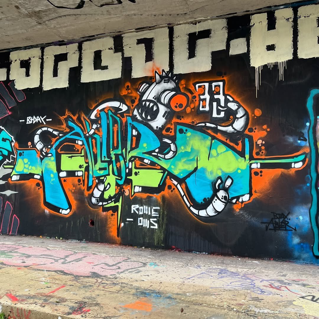 StreetArt_Praha's tweet photo. ABLER’s 33 BDAY Graffiti Jam
Check out my IG / FB / Threads for more pics 🙌🏻
📸 11.12.2024.
📍 Praha, Barrandovský legál
#streetartpraha #streetart #graffiti #streetartczechia #abler https://t.co/iUbWwReczF