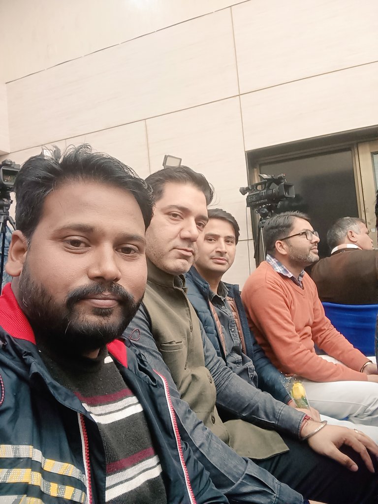 Surinderdelhi's tweet photo. NEWS MEDIA :- #news #PUNJABKESRI #ABPLive #RBHARAt #ZeeNews #aajtak #aninews  #delhimetro #media #reporter #NewsNation #thetribune #newsnation #totalnews #newsindia #newsdastak #dblivenews #ptinews #etvbharat #RBHARAt #Indian #dainikjagran #dainikbhaskar #punjabkesrinewspaper #i https://t.co/ATseESkqVL