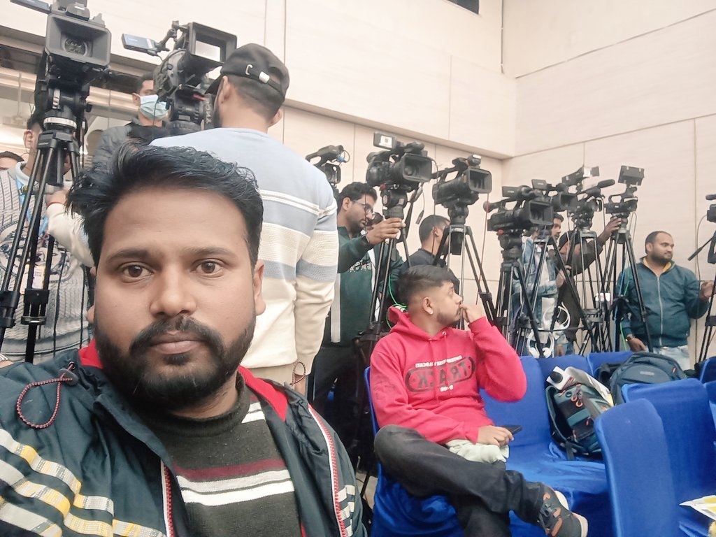 Surinderdelhi's tweet photo. NEWS MEDIA :- #news #PUNJABKESRI #ABPLive #RBHARAt #ZeeNews #aajtak #aninews  #delhimetro #media #reporter #NewsNation #thetribune #newsnation #totalnews #newsindia #newsdastak #dblivenews #ptinews #etvbharat #RBHARAt #Indian #dainikjagran #dainikbhaskar #punjabkesrinewspaper #i https://t.co/ATseESkqVL