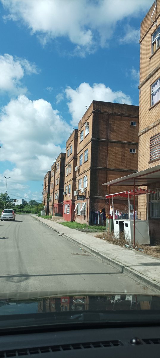 Saludos parejitas. Adivinen en donde estoy?