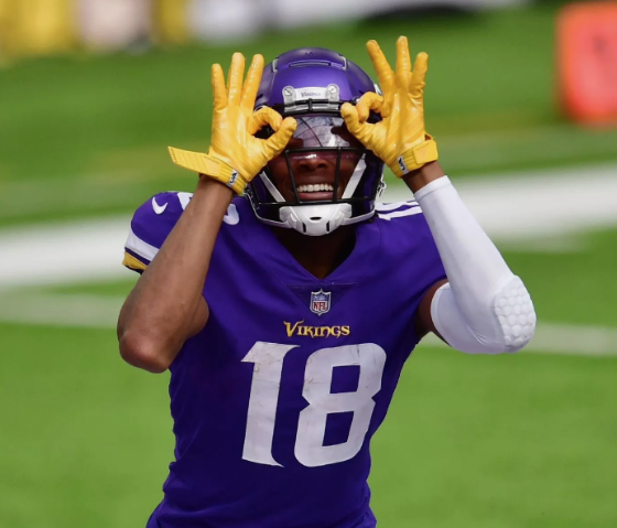 johnewing's tweet photo. NFL favorites of more than 3 points are 7-1 ATS this week. ✅

Lot of parlays tied to the Vikings and Falcons tonight.

Sportsbook will be cheering for the underdogs. https://t.co/RCTpVysr7j