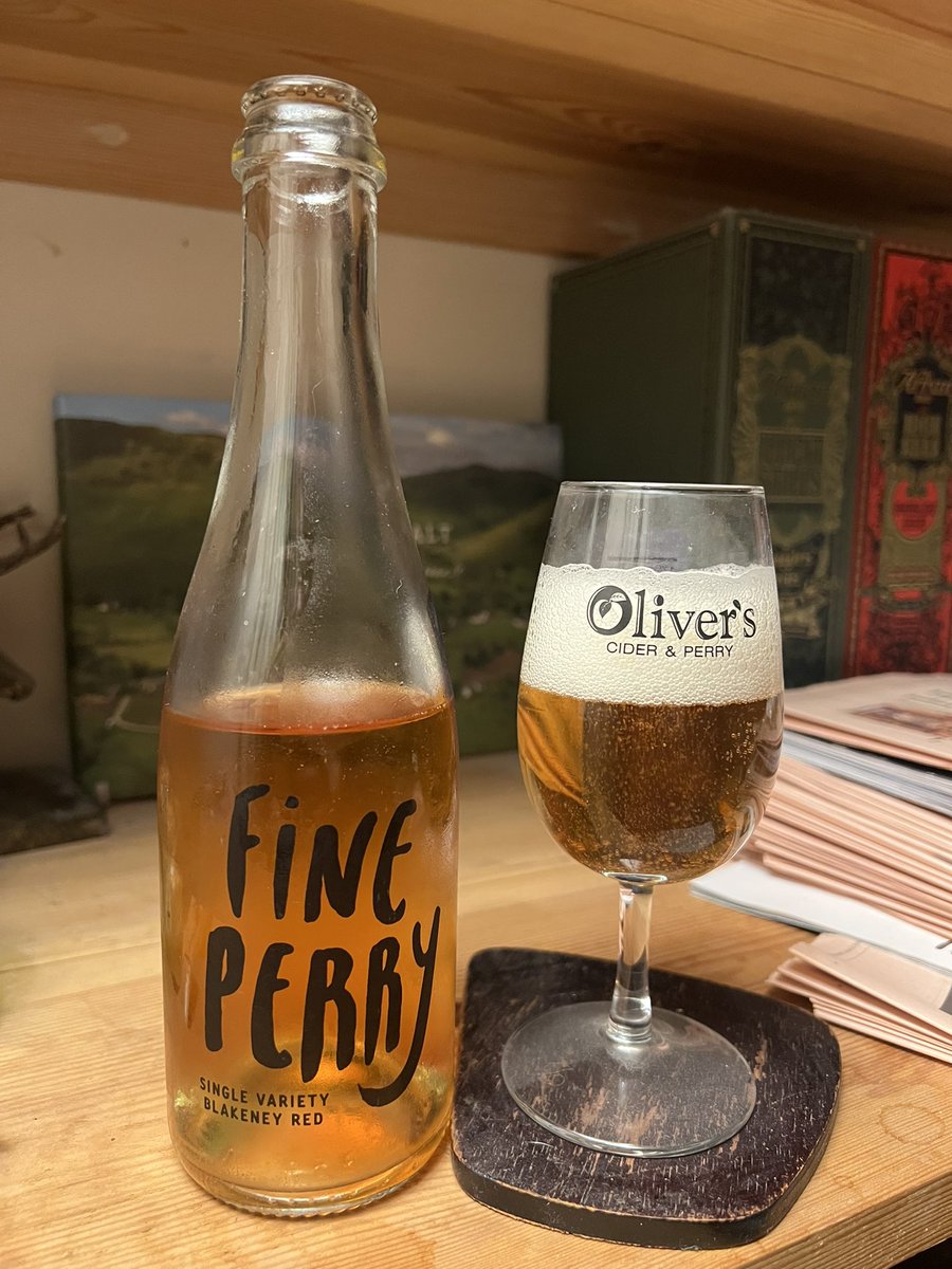 jackabuss's tweet photo. Happy Ridiculously Good Perry Monday with this cracking 2015 vintage @oliverscider Blakeney Red single variety Perry. Notes of plum & strawberry jam, still good levels of fizz preserving the juice in bottle. Very elegant 🍐 #rgpm :)X https://t.co/Q4GgtYCGNn