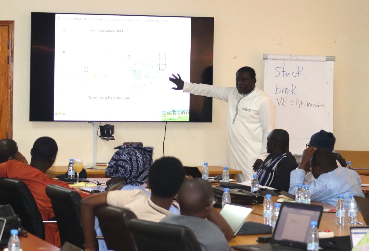 ANACIM (#meteosenegal) et #AICCRA lancent des ateliers de formation sur Agdata Hub, une plateforme numérique pour renforcer la résilience climatique des producteurs sénégalais.

anacim.sn/spip.php?artic…