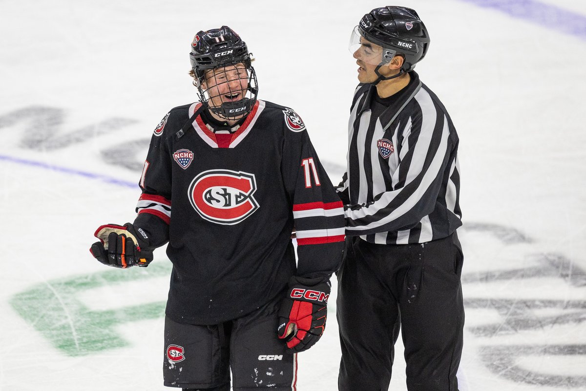 CenterIceView's tweet photo. CenterIceView Photos | Fighting Hawks fan favorite. I could have an entire gallery dedicated to Grant Ahcan @LilGuzi03 alone. What a weekend for the junior forward. (Photos Prout) https://t.co/pJAro7YnGi