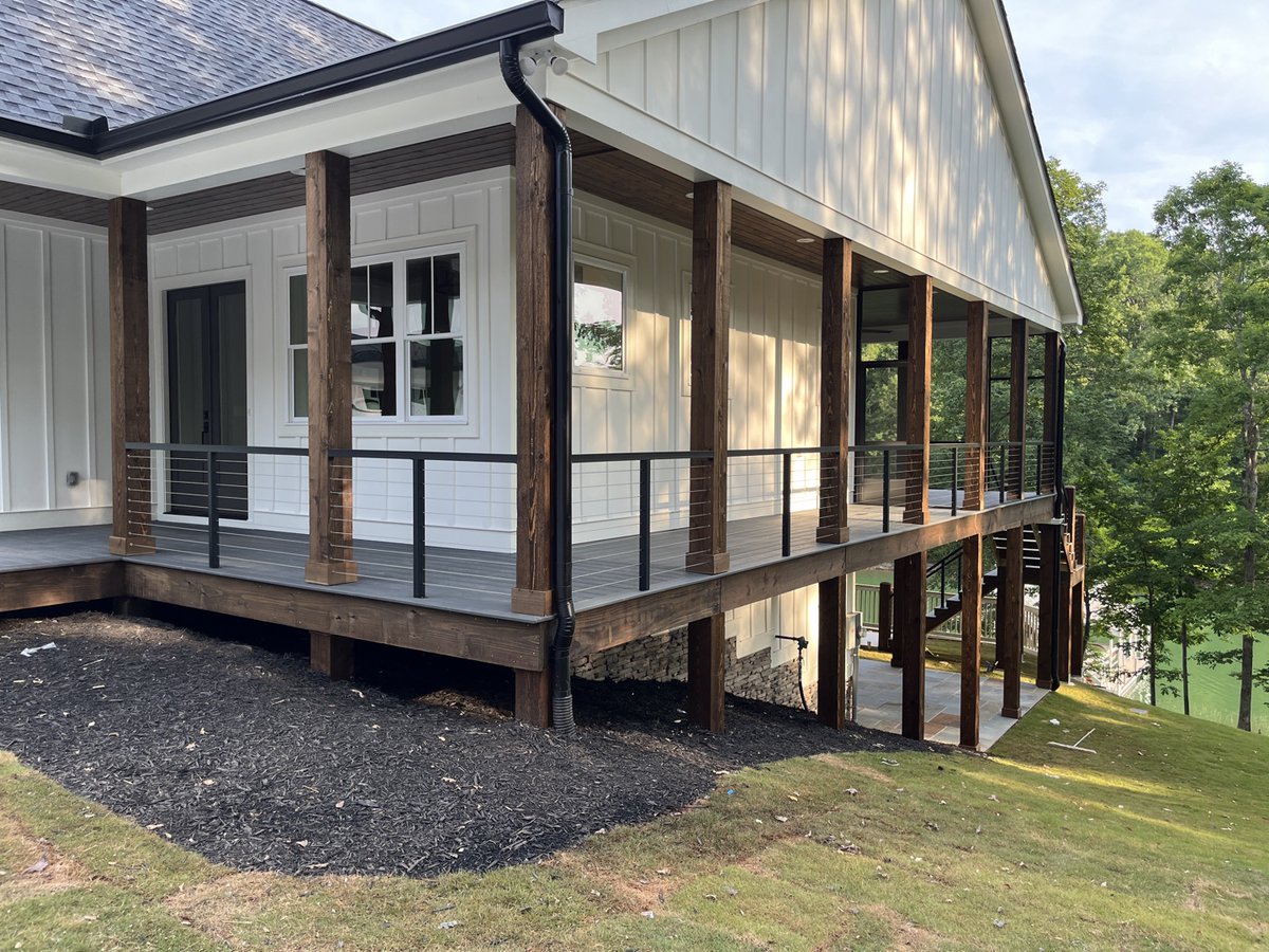 SMofGainesville's tweet image. Give your deck the 😮WOW😮 factor with cable railing from Screenmobile! #cablerailing #screenporch