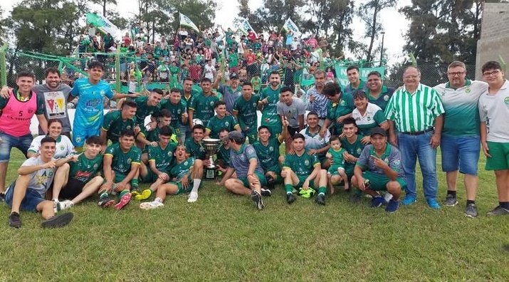 Que locura el verde compitiendo en todo, en un año donde por fin dejó que otro equipo gane la Ceresina te mete Copa Federación y 4ta fase del Regional. Y ni mencioné el partido con Atlético Rafaela (que fuimos mejores) en la Copa Santa Fe.

Enormes, 2024 para la historia🤷💚