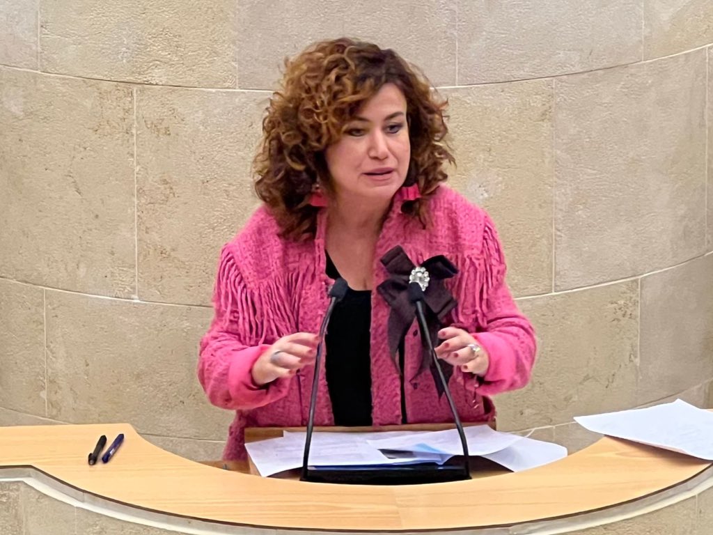 Al Gobierno del PP se le llena la boca defendiendo a los ganaderos, pero no miramos lo que debiéramos de hacer y no se ha hecho. Tiene que elaborarse un censo del lobo con criterios científicos, es importante para obtener medidas.

🌹<a href="/EvaSalmonCalva/">Eva Salmon Calva</a> 
#plenocan