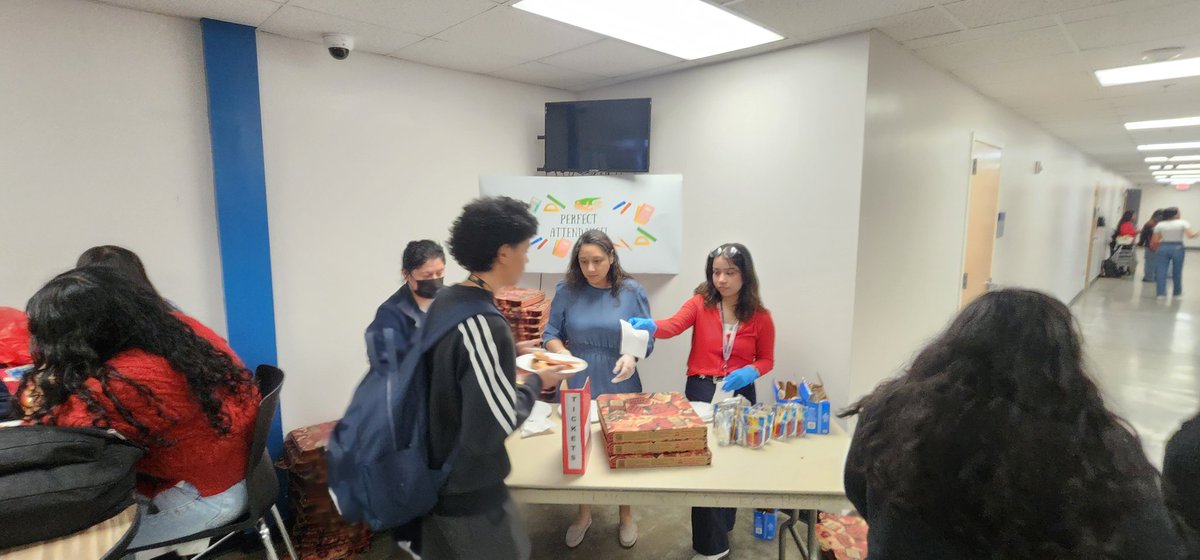 josesantos001's tweet image. Shoutout to the 128 students @ChallengeECHS for achieving perfect attendance during the second six weeks! Your dedication is truly inspiring. Let’s keep it going for the 3rd and 4th six weeks! Enjoy your well-deserved pizza party! 🍕 #PerfectAttendance #KeepItUp