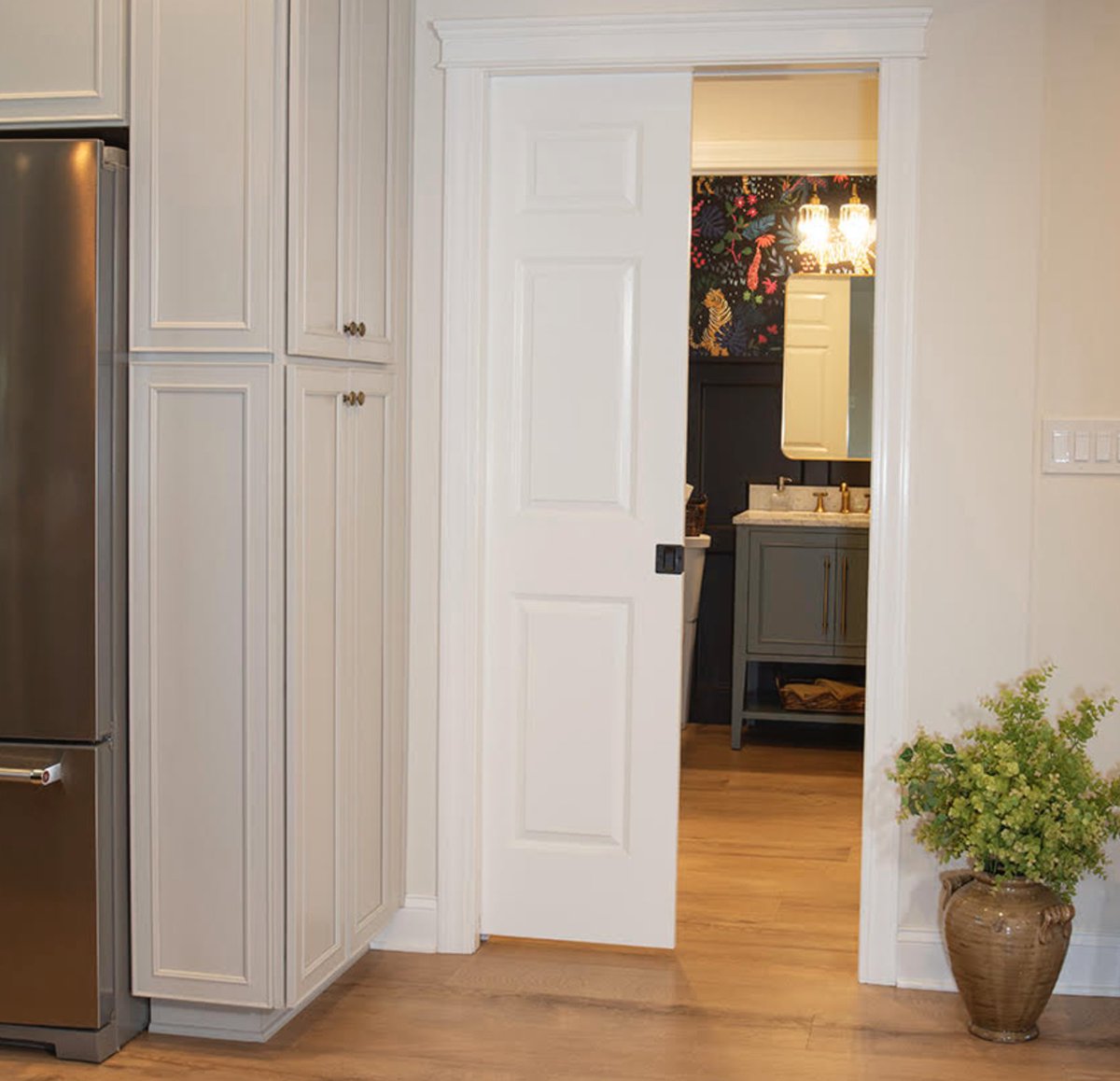 JohnsonHrdware's tweet image. Tired of doors that cramp your style? Johnson pocket doors hardware is here to save the day—sliding smoothly into tight spaces and keeping your shins safe! The hardware that does it all, without the drama. #PocketDoorMagic #JohnsonHardware #SlideIntoStyle