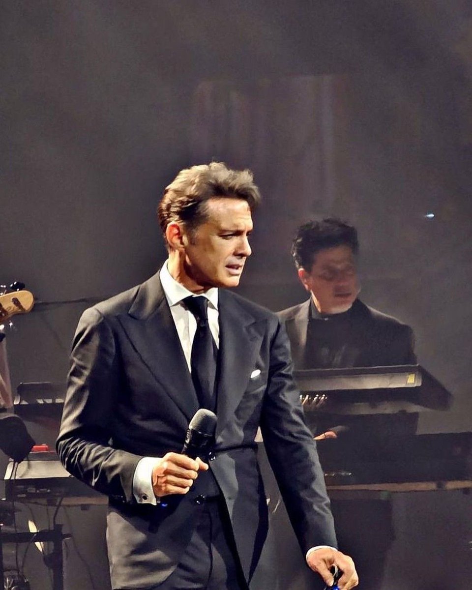 jackesbrown's tweet photo. @timecaptales Luis Miguel 💝💖💕 https://t.co/qLion3zoC7