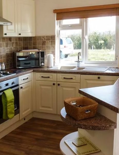 TheHolidayCots's tweet photo. New Orchard Farm Lodges, set on the edge of the village of Hewish. These luxurious self-catering lodges offer the perfect getaway , surrounded by a coarse fishing lake.
🛏️ Sleeps 1-6
https://t.co/gxFFPqTJ5Y
#NewOrchardFarmLodges #Hewish #WestonSuperMare #Nature https://t.co/j7fjE0Ljmu