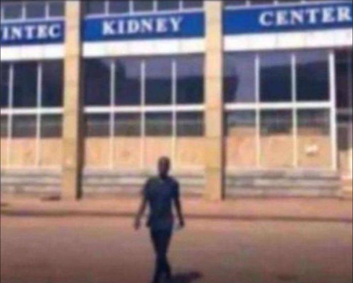 sell one kidney bet odd 2 
buy nah me a kidney en rich😂