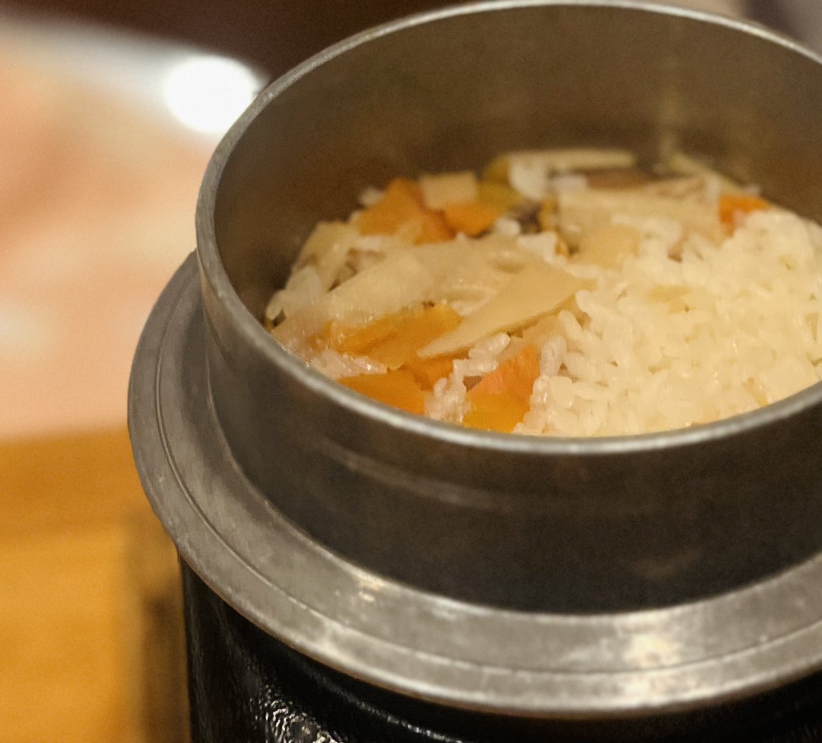 minatoya13's tweet photo. 今夜は会議終了後、相棒と『こ夢』さんへ🍶
たらふく話して笑って呑んで食べる愉しいひと時。
#城崎 #城崎温泉 #みなとや #城崎温泉みなとや #豊岡市 #こ夢 #居酒屋 #おでん #湯豆腐 #五目釜めし #城崎温泉グルメ #kinosaki #kinosakionsen #toyooka #izakaya #koyume https://t.co/1Tnx5e4ZTW