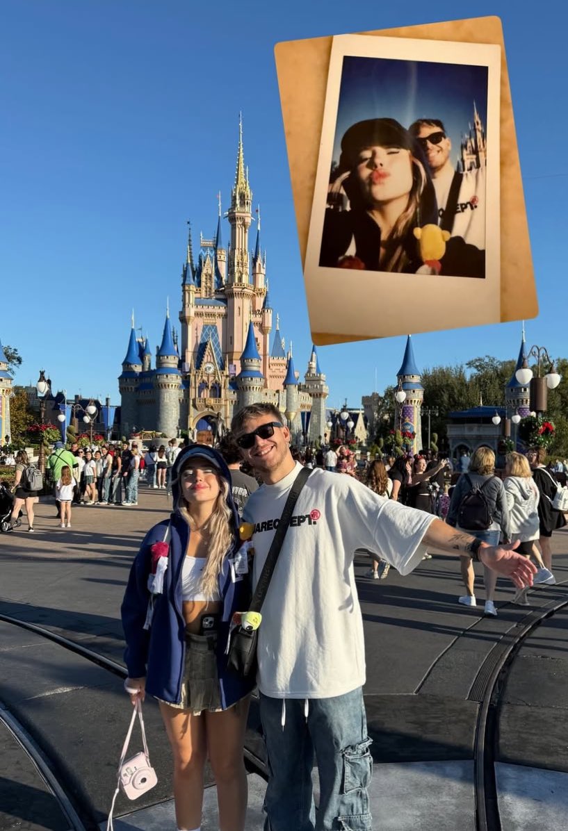 y pensar q había gente q no confiaban en q iban a durar 🚬 los noty en disney ✨✨