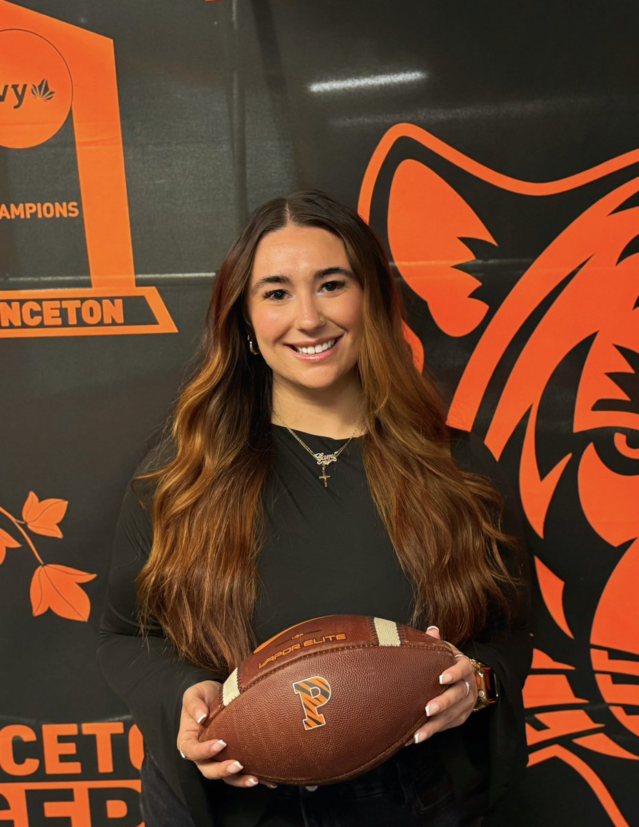 MorioCameron's tweet photo. How many days until kickoff? 🧡🖤 
#JUICE https://t.co/wyYxK0FJlJ