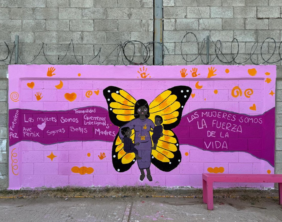 En el #DíaDeLosDerechosHumanos y dentro de los #16DíasDeActivismo, <a href="/AcnurMexico/">ACNUR México</a> y @DhiaAc celebraron la fortaleza y resiliencia de mujeres, niñas y niños en Ciudad Juárez.  Estos proyectos comunitarios amplifican las voces de quienes están en movilidad. #FinALaViolenciaDeGenero