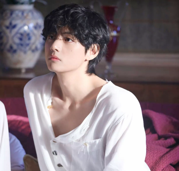 AboutMusicYT's tweet photo. Taehyung earns his 6th entry on Billboard HOT 100. https://t.co/GyLO4AICAS