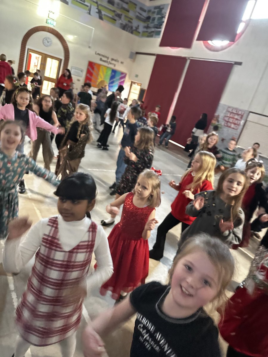 Miss Richardson tweet media