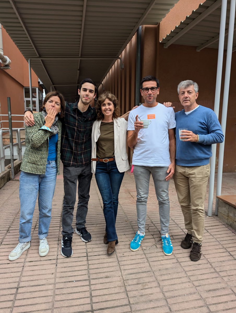 bbac_Montilivi's tweet photo. @Ins_Montilivi 📢Quand tes anciens élèves viennent te rendre visite ou t'acompagnent lors d'une excursion à Barcelona. Nous aimons ces surprises😍#batxibac
BATXIBAC UN JOUR BATXIBAC TOUJOURS🎯 https://t.co/0NejnaICNL