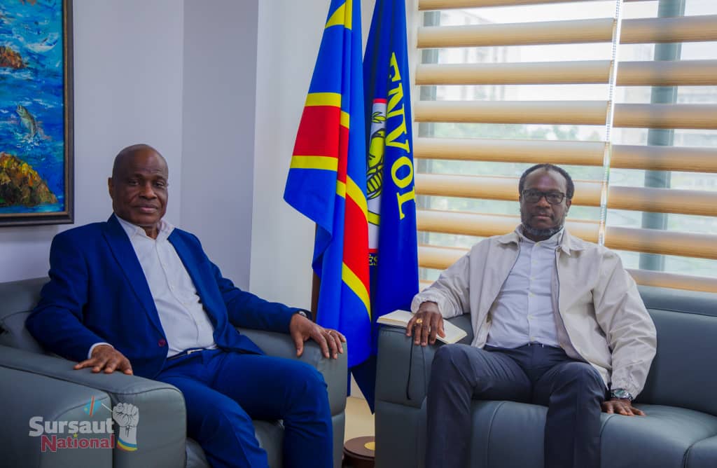 JEROME TV ENVOL (@jeromek95071) on Twitter photo Aujourd'hui 16/12/2024 le président DELLY SESANGA HIPUNGU à reçu l'opposant <a href="/MartinFayulu/">Martin Fayulu</a> Aujourd'hui 16/12/2024 le président DELLY SESANGA HIPUNGU à reçu l'opposant <a href="/MartinFayulu/">Martin Fayulu</a>