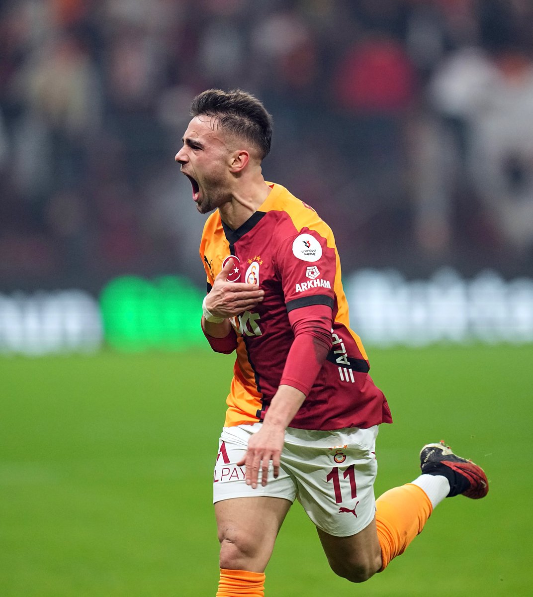 GalatasaraySK's tweet photo. 𝗘𝘃𝗹𝗮𝘁! 💫✨ https://t.co/vBQ2LUxMur