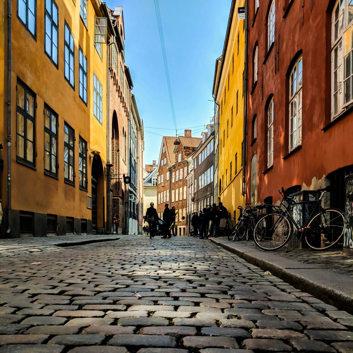 Nir_Buras's tweet photo. Streets are for living, working, shopping, walking, driving, and interacting. Streets are places for kids to play, and the people in the street make it "everybody's closest neighborhood."
Pg 254, The Art of Classic Planning
#classicplanning #traditionalarchitecture #urbansim https://t.co/T0atH64W1W