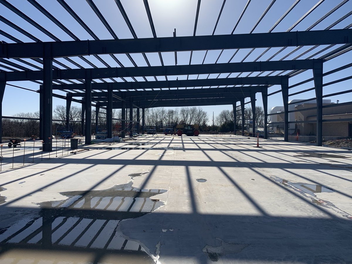 Two weeks into setting steel at Longview Automotive we have all the primary steel up. ⁦<a href="/McCownGordon/">McCownGordon</a>⁩