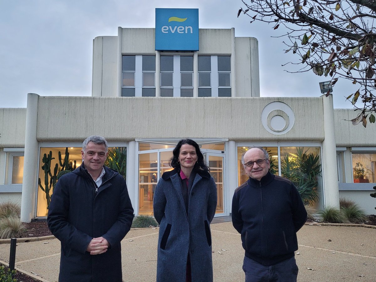 Mel_Thomin's tweet photo. 🧀 Visite du siège du groupe Even et de l’usine Laïta à #Ploudaniel
👨🌾 🐄 👩🌾 Coopérative de plus de 1000 adhérents dans le #Finistère et les Côtes-d’Armor, nous avons échangé sur l’importance du modèle coopératif dans l’industrie agroalimentaire et dans le secteur laitier 🥛 https://t.co/3SzycTRDL3