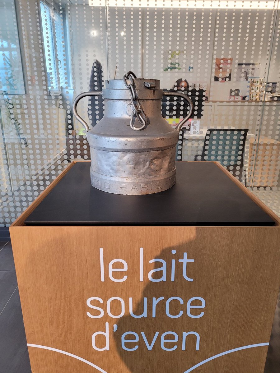 Mel_Thomin's tweet photo. 🧀 Visite du siège du groupe Even et de l’usine Laïta à #Ploudaniel
👨🌾 🐄 👩🌾 Coopérative de plus de 1000 adhérents dans le #Finistère et les Côtes-d’Armor, nous avons échangé sur l’importance du modèle coopératif dans l’industrie agroalimentaire et dans le secteur laitier 🥛 https://t.co/3SzycTRDL3