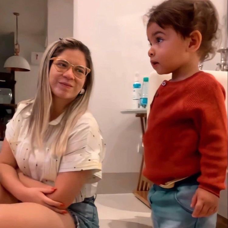léo, obrigada por existir.... hoje nosso mundo não tem mais quatro dentes,(como sua mamãe dizia) mas ainda é dono do sorriso que fortalece quem ficou. um dia você vai saber de tudo, mas adianto: toda sua grandiosidade tem muita explicação! te amo, feliz cinco aninhos! 🦁💙