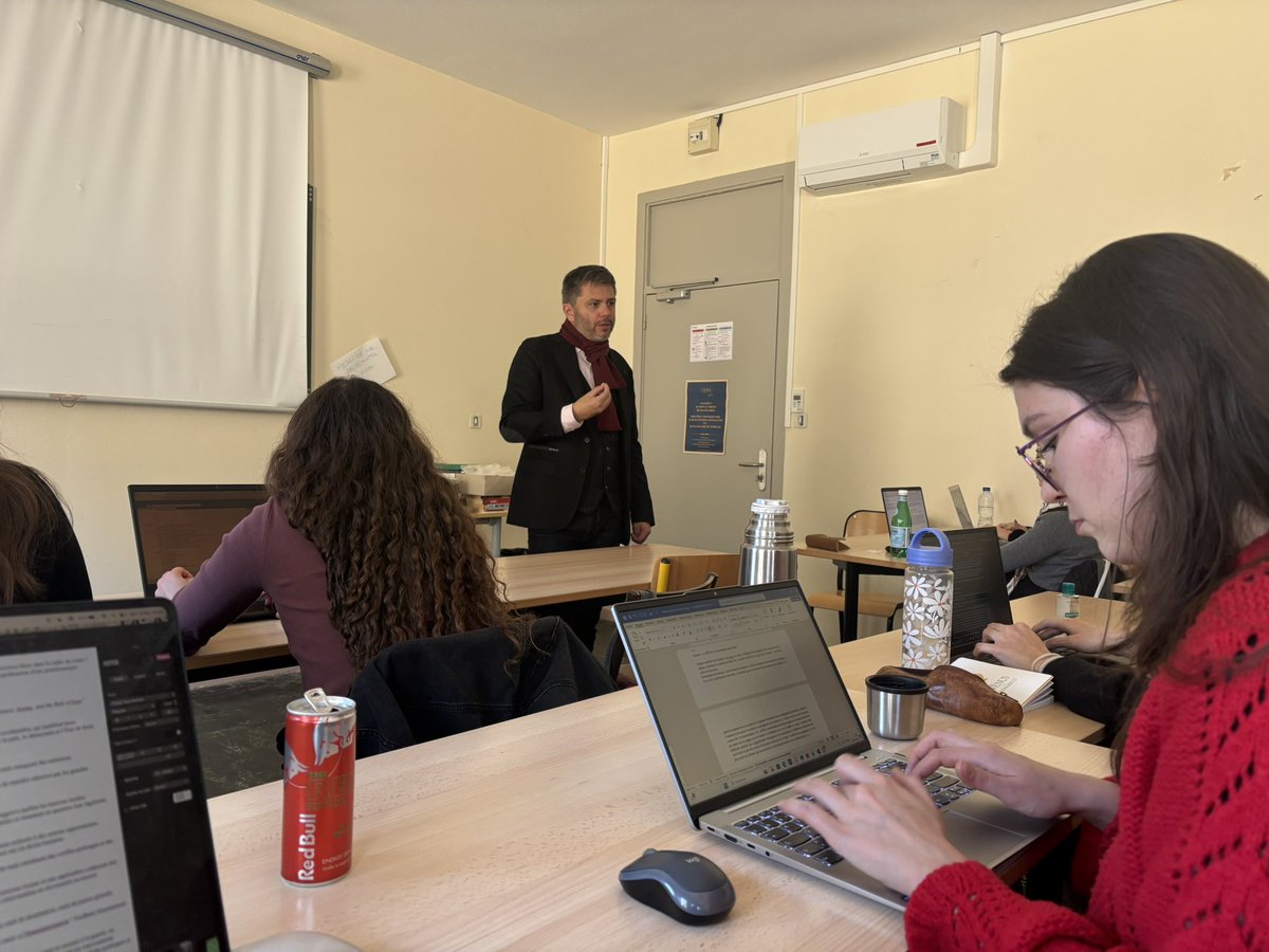 Aix Humanitaire tweet media