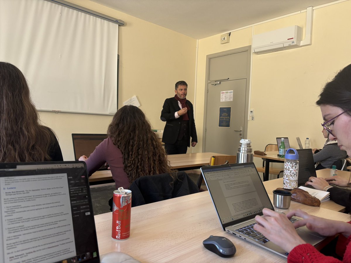 Aix Humanitaire tweet media