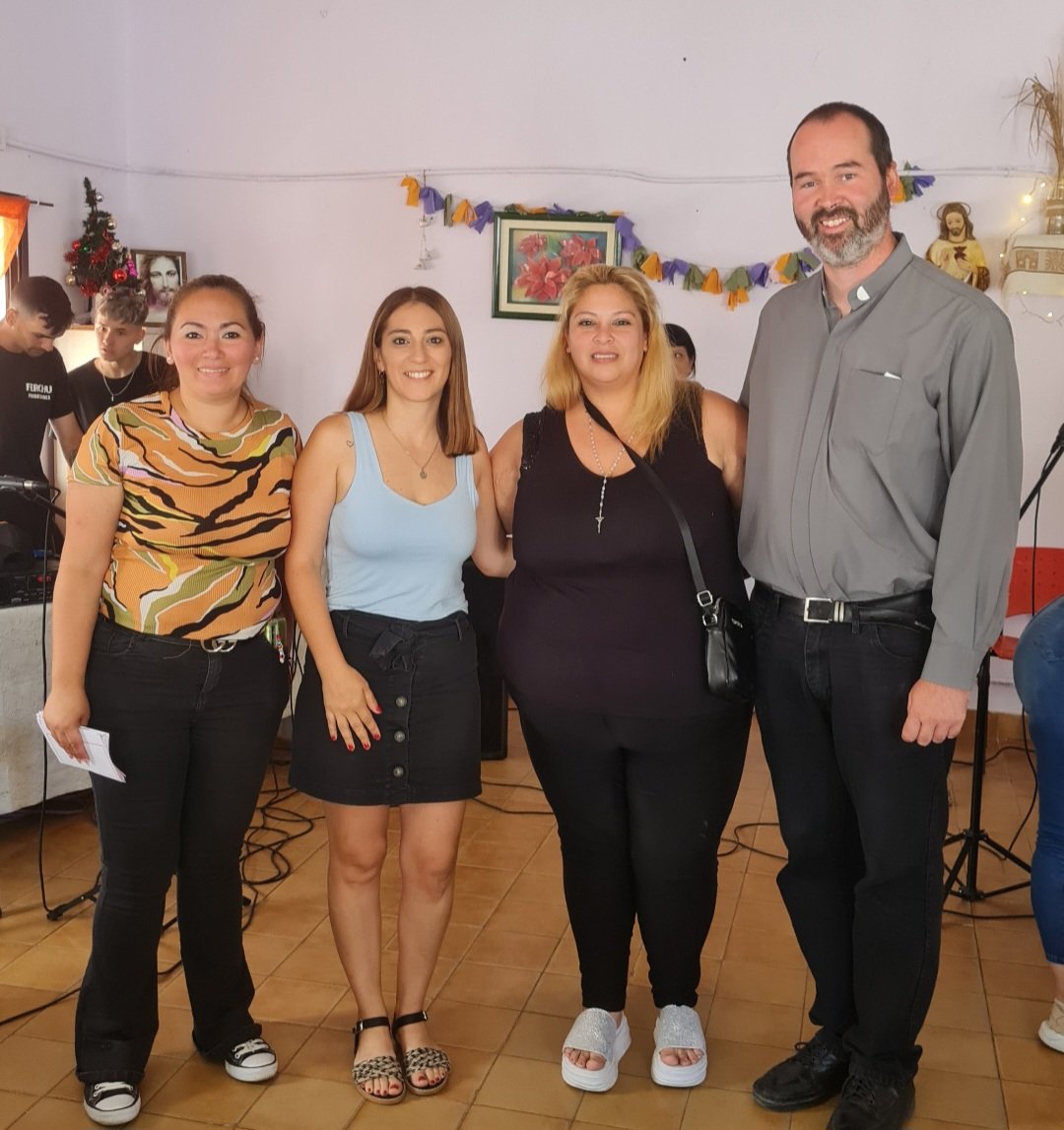 MicaelaNavill's tweet photo. Fui invitada al aniversario del Centro Barrial Nuestra Señora de Lourdes. Compartimos este momento con toda la comunidad y los distintos centros barriales de Hurlingham.

Gracias a Marcela y a todo el equipo por estos 4 años de trabajo y compromiso. https://t.co/Sc5oNO89o2